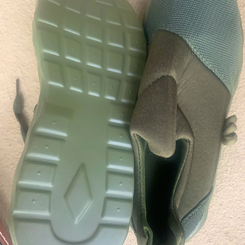 Shoes - Picture 5 of 5